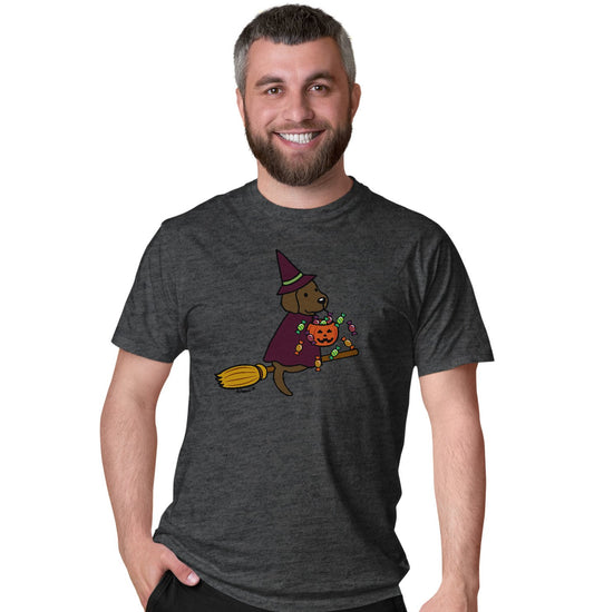 Chocolate Lab Witch - Halloween - T-Shirt