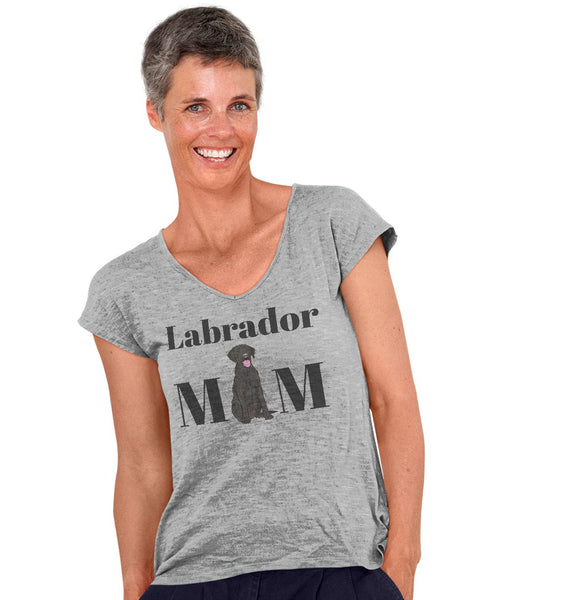 Black Labrador Mom Illustration - Women's V-Neck T-Shirt