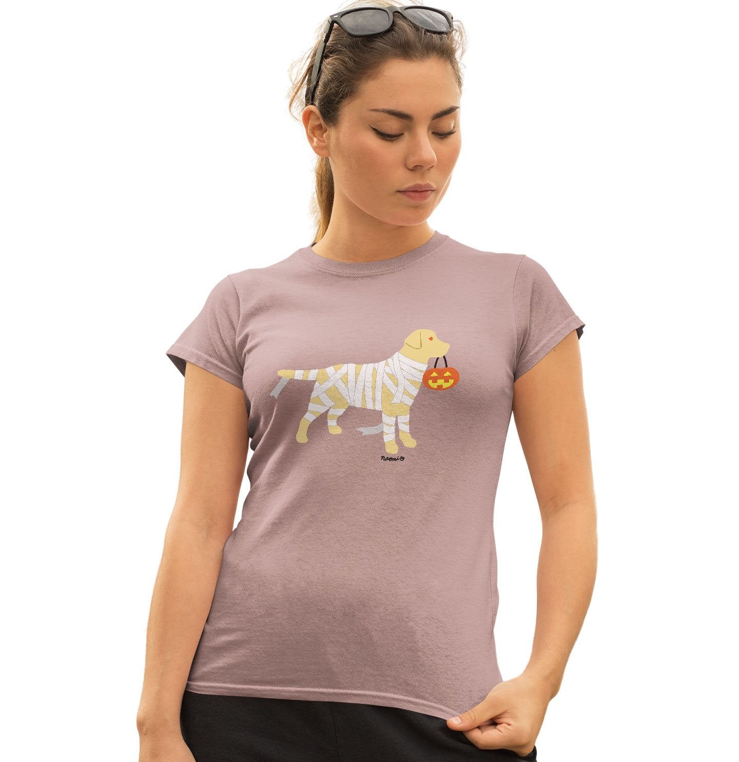 Yellow Lab Mummy Trick or Treater - Women's Fitted T-Shirt